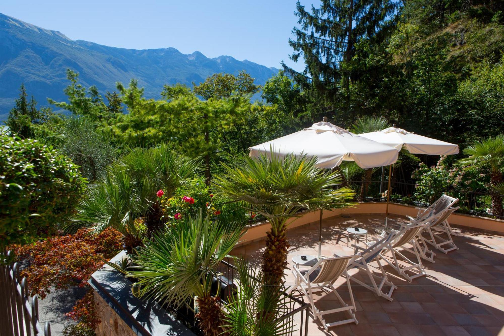 Hotel La Gardenia & Villa Oleandra Лимоне-суль-Гарда Номер фото