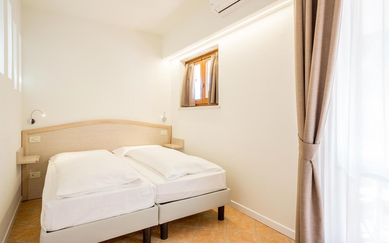 Hotel La Gardenia & Villa Oleandra Лимоне-суль-Гарда Номер фото