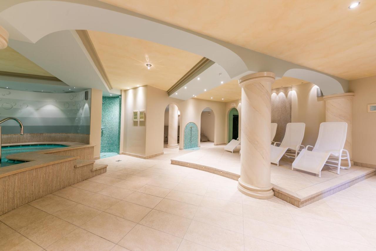 Hotel La Gardenia & Villa Oleandra Лимоне-суль-Гарда Экстерьер фото