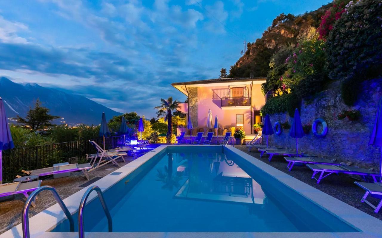 Hotel La Gardenia & Villa Oleandra Лимоне-суль-Гарда Экстерьер фото